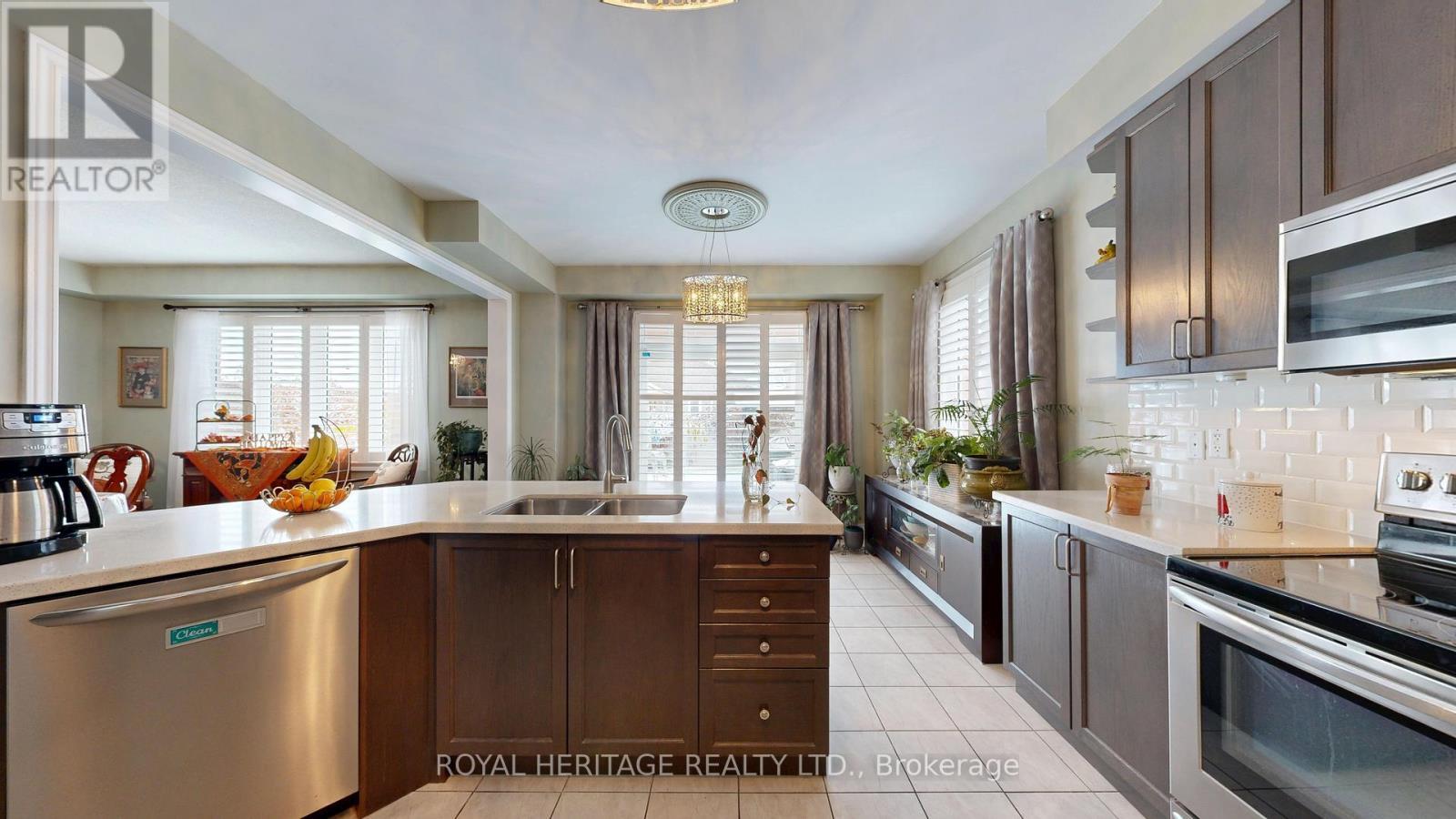 Kitchen - 976 Avery Avenue, Peterborough (Monaghan Ward 2), ON - Indoor Photo Showing Kitchen With Double Sink