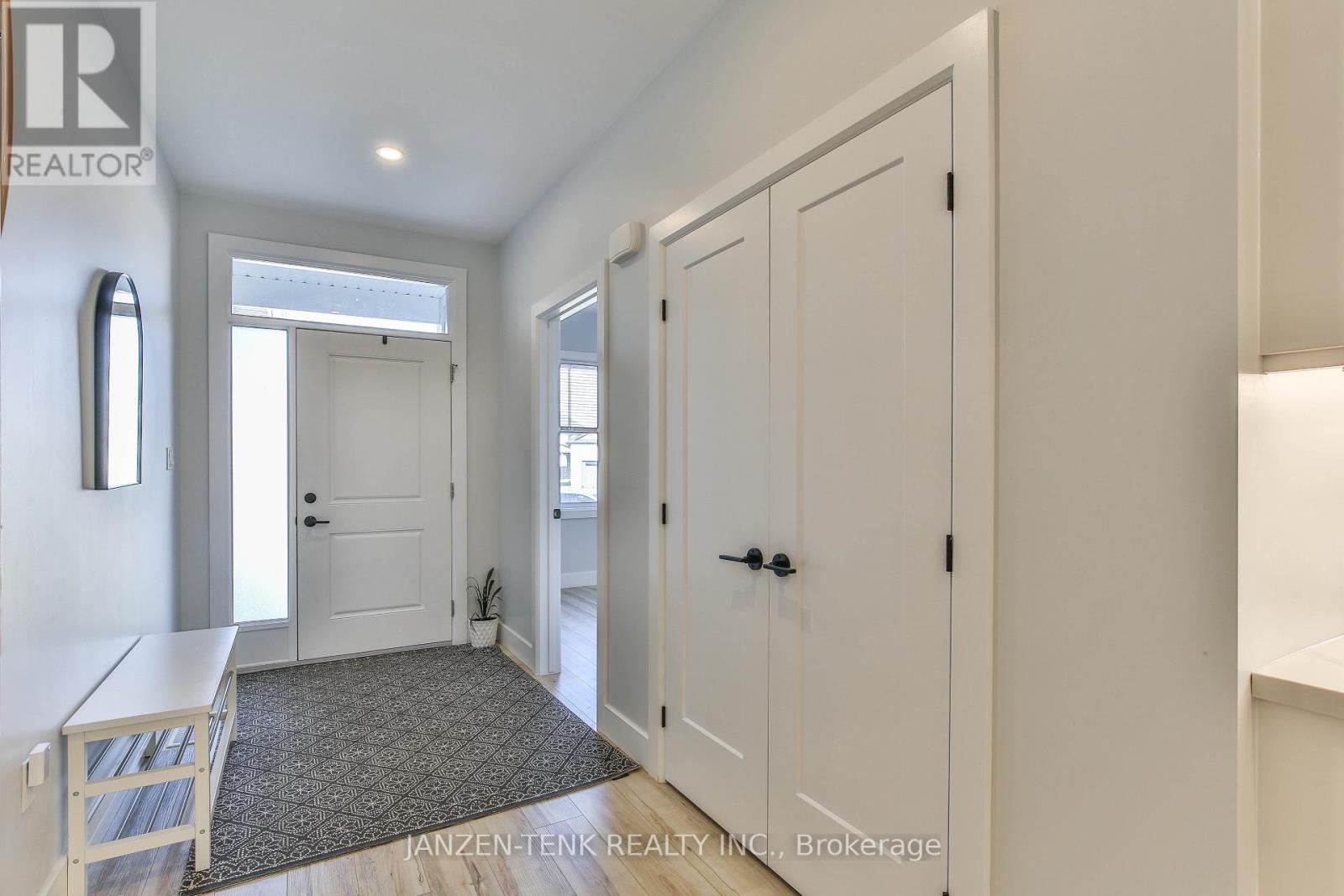 8 Charles Court, Bayham (Port Burwell), ON - Indoor Photo Showing Other Room
