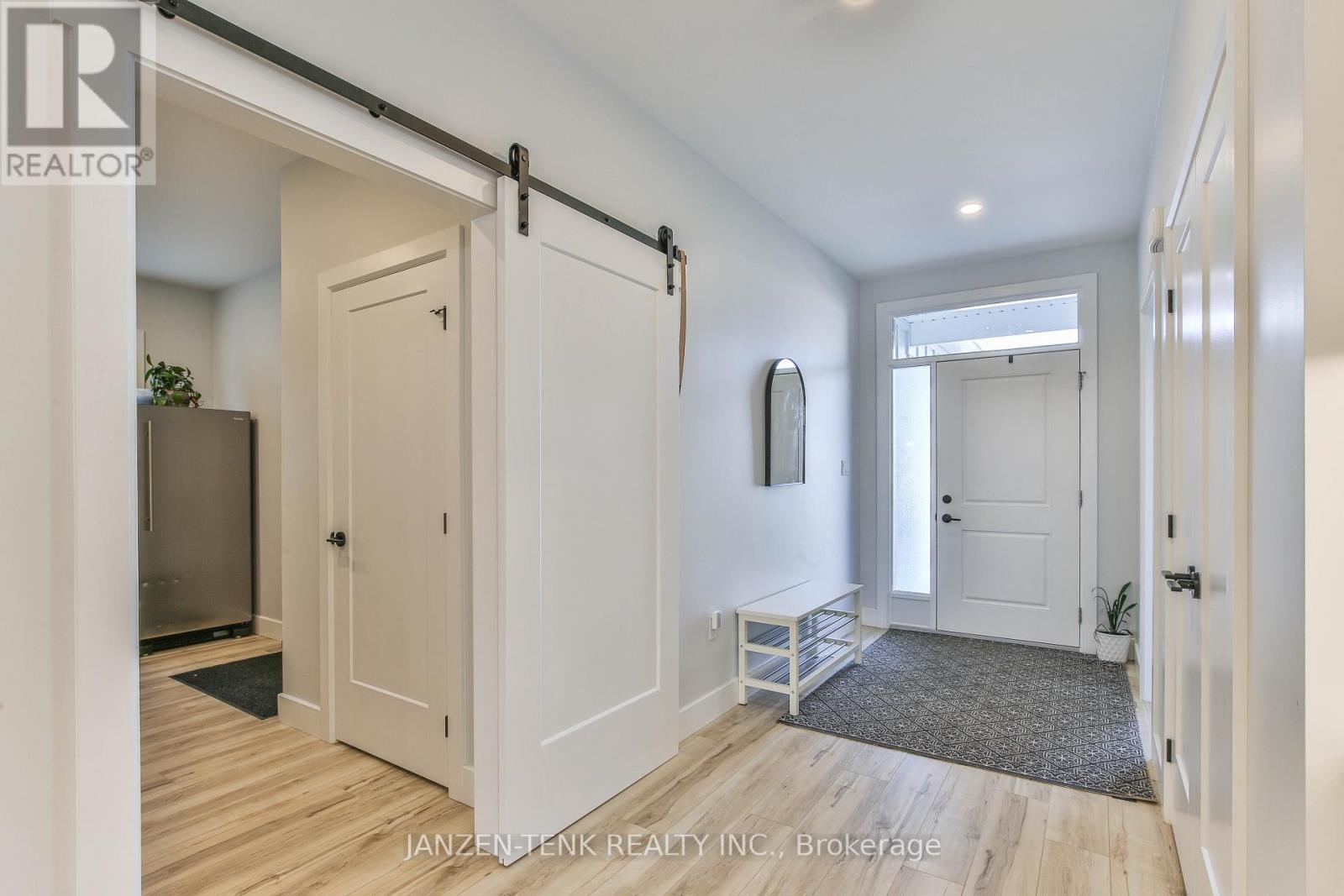 8 Charles Court, Bayham (Port Burwell), ON - Indoor Photo Showing Other Room