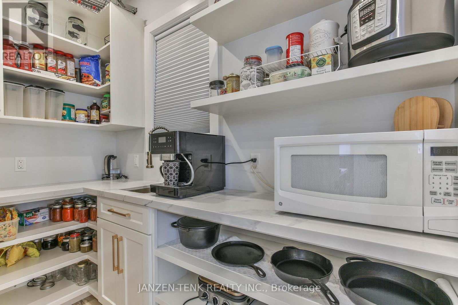 8 Charles Court, Bayham (Port Burwell), ON - Indoor