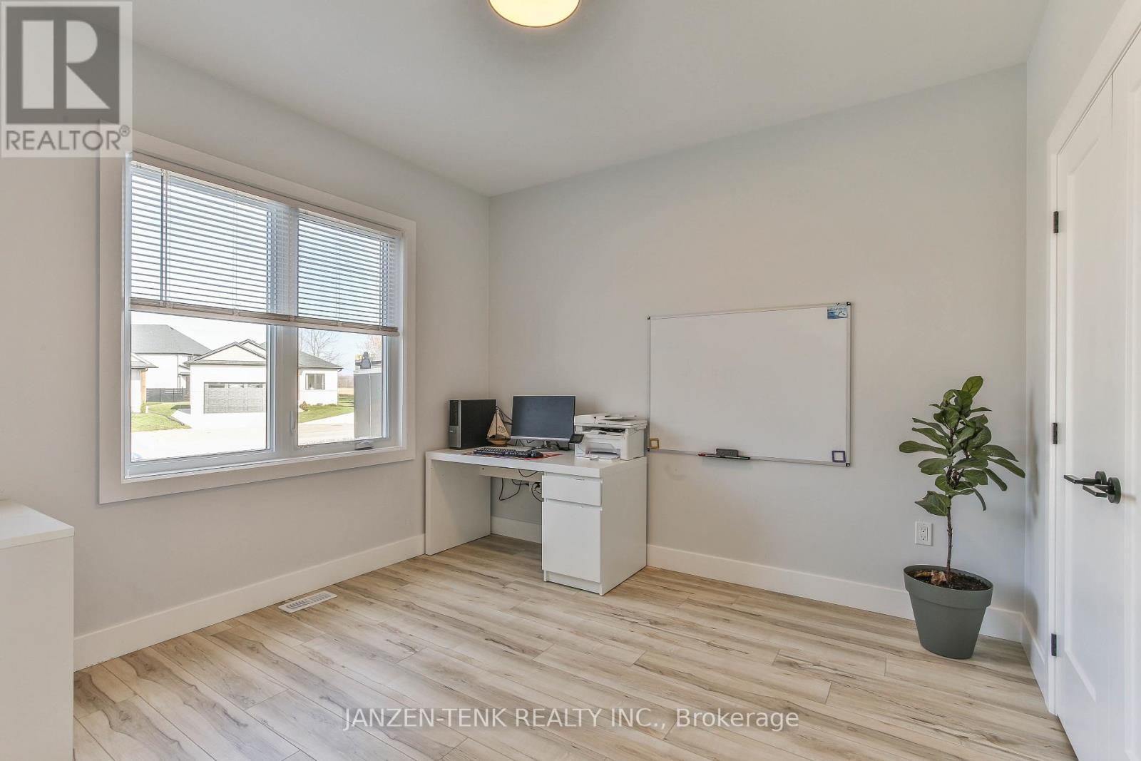 8 Charles Court, Bayham (Port Burwell), ON - Indoor