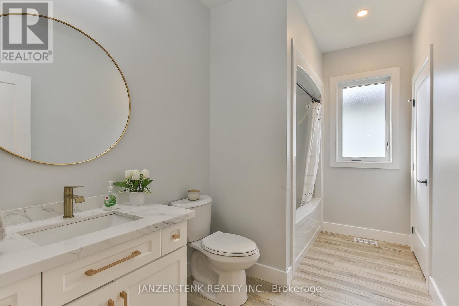 8 Charles Court, Bayham (Port Burwell), ON - Indoor Photo Showing Bathroom
