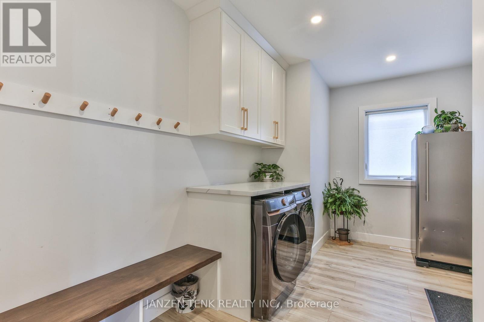 8 Charles Court, Bayham (Port Burwell), ON - Indoor Photo Showing Laundry Room