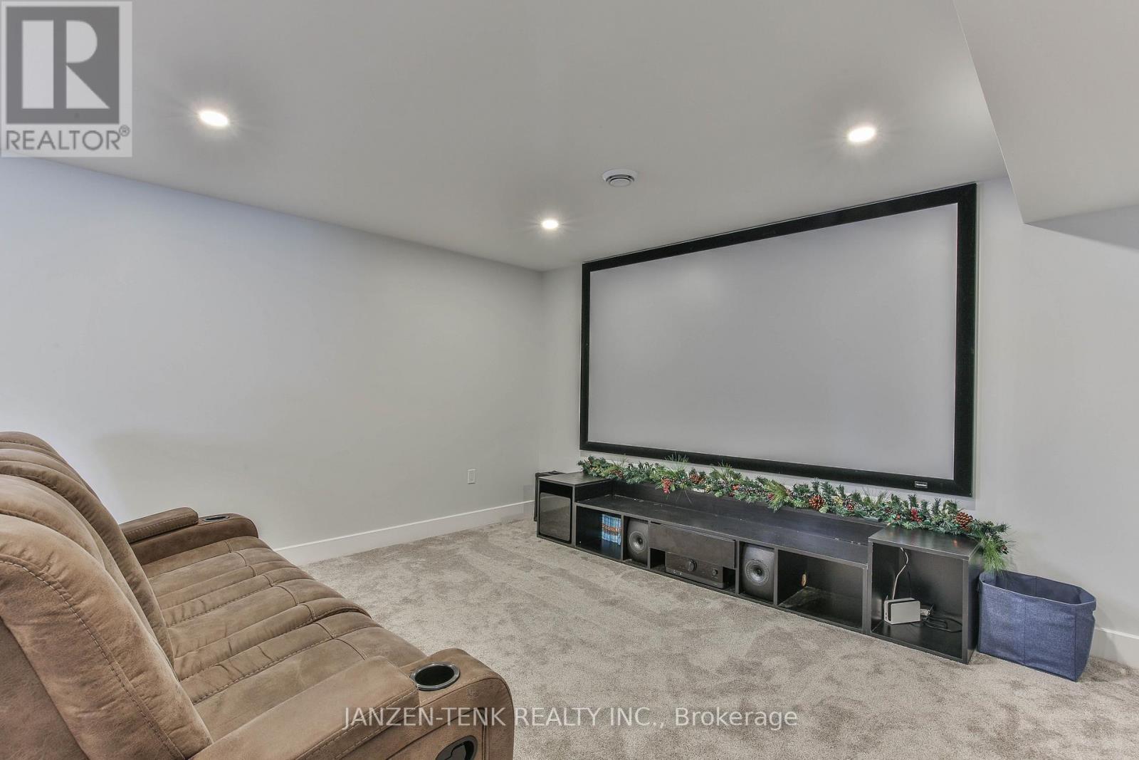 8 Charles Court, Bayham (Port Burwell), ON - Indoor Photo Showing Other Room