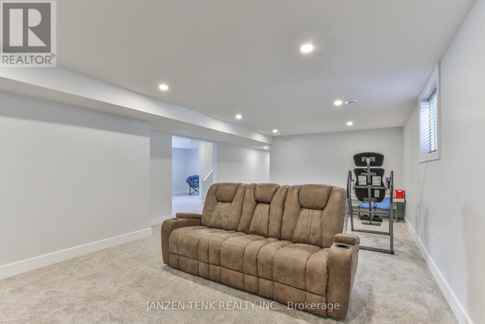 8 Charles Court, Bayham (Port Burwell), ON - Indoor