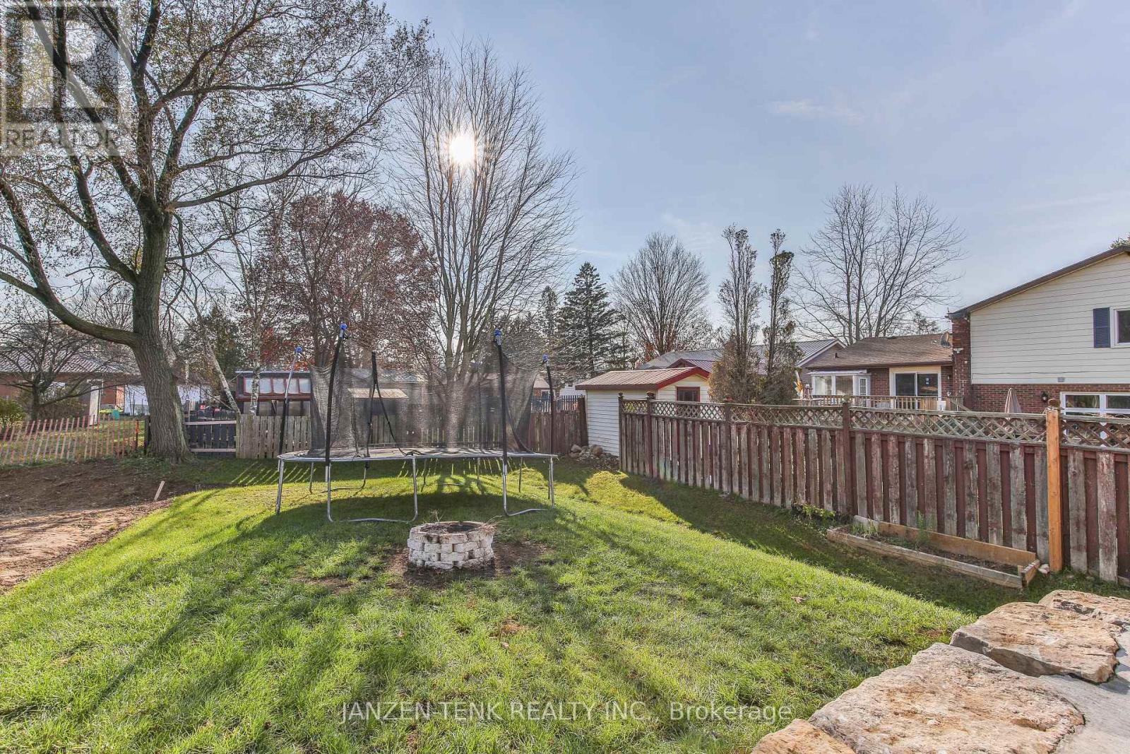 8 Charles Court, Bayham (Port Burwell), ON - Outdoor