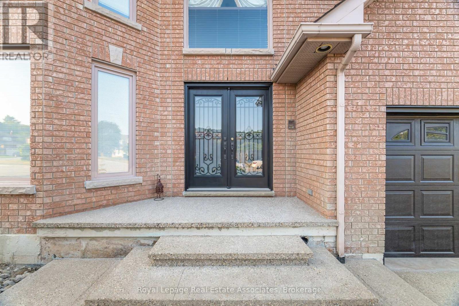 100 National Drive, Hamilton, ON - Outdoor With Exterior