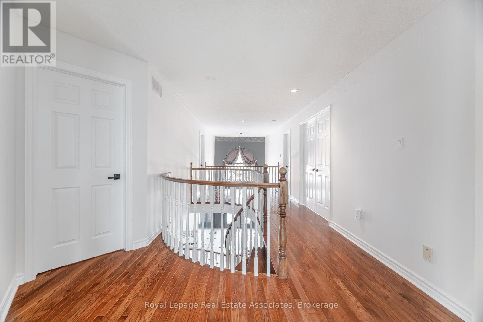 100 National Drive, Hamilton, ON - Indoor Photo Showing Other Room