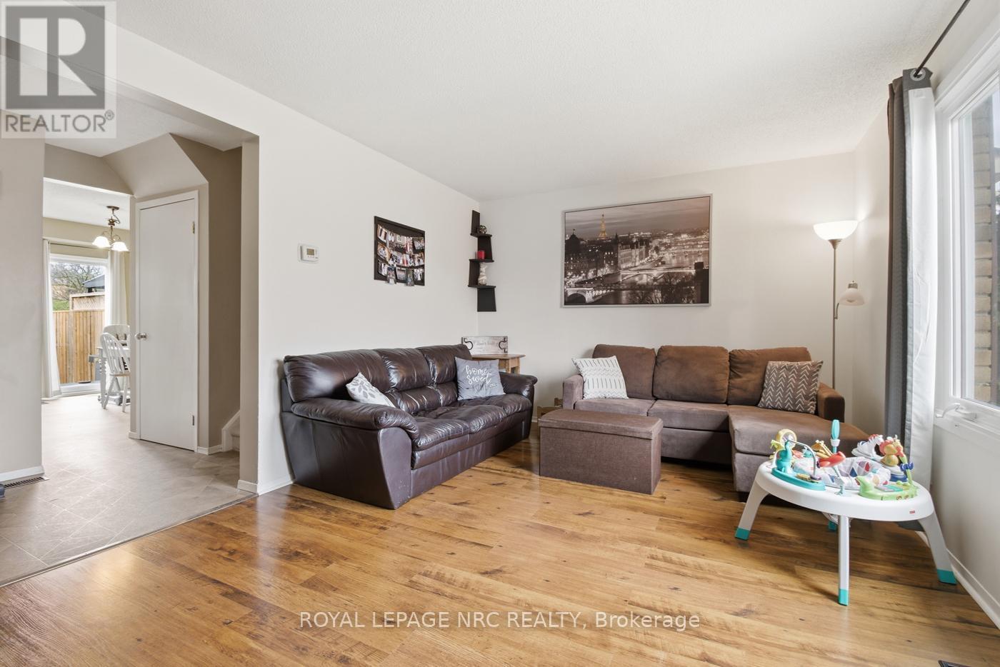 6 Apollo Drive, Port Colborne (Main Street), ON - Indoor Photo Showing Living Room