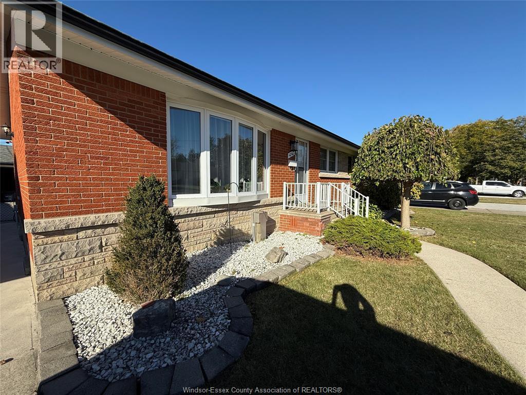 4143 Mount Royal, Windsor, ON - Outdoor With Deck Patio Veranda