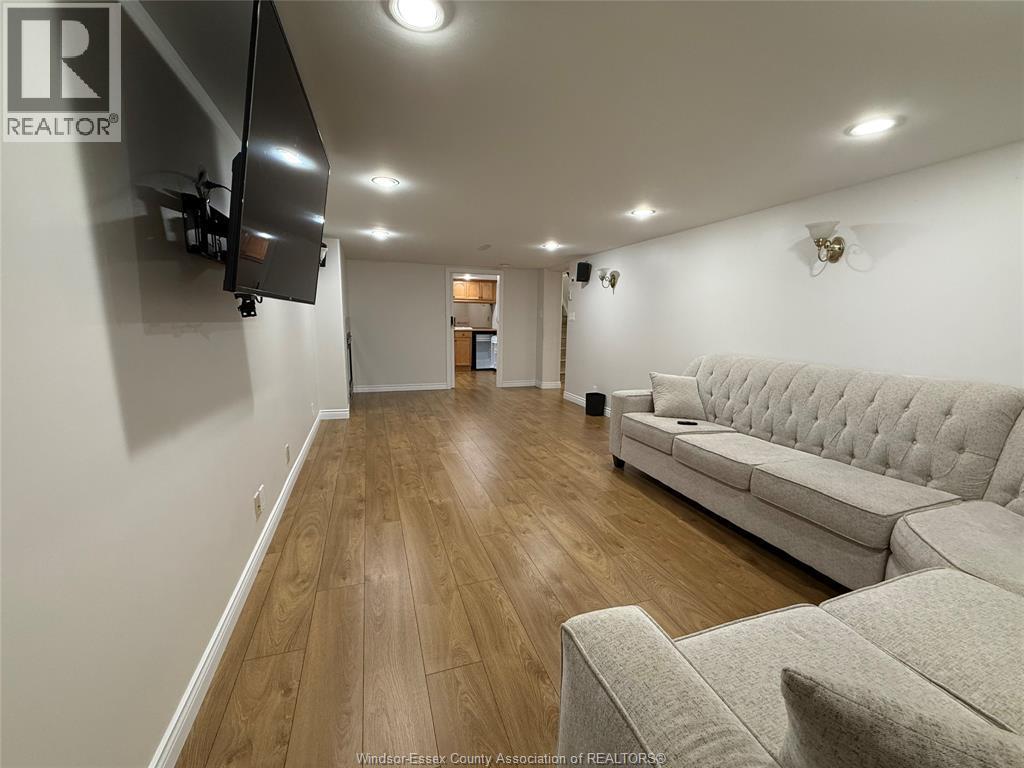 4143 Mount Royal, Windsor, ON - Indoor