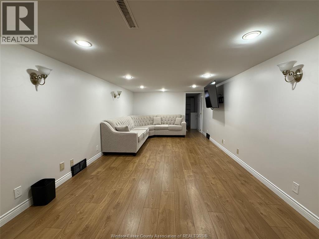 4143 Mount Royal, Windsor, ON - Indoor Photo Showing Other Room