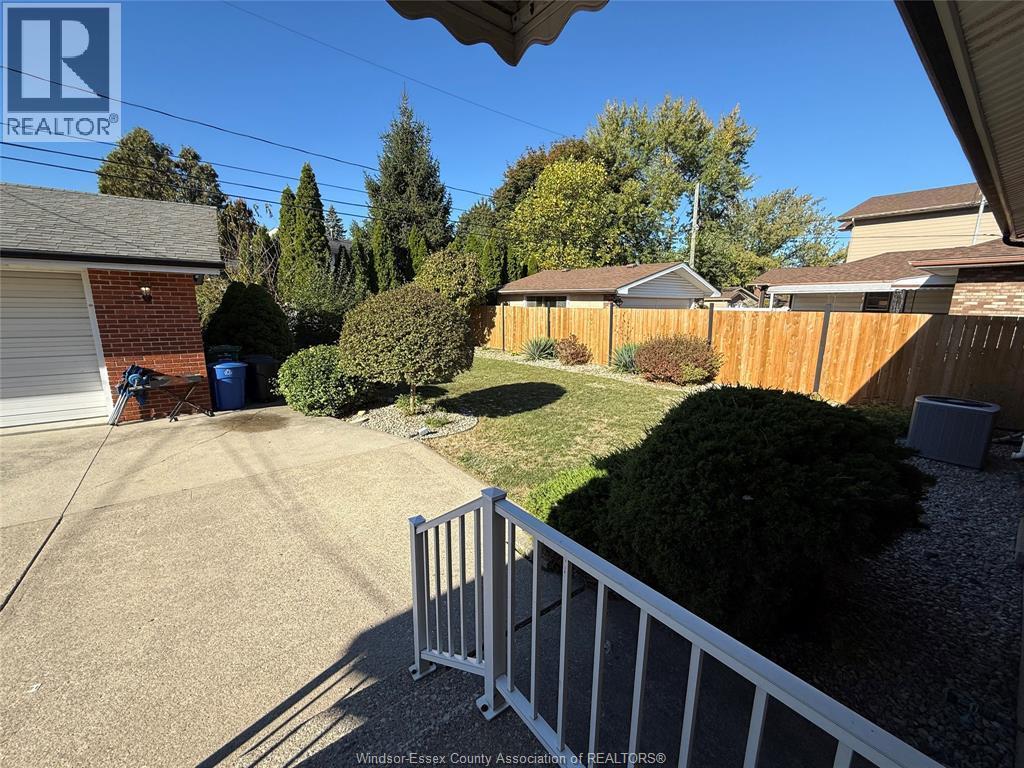 4143 Mount Royal, Windsor, ON - Outdoor With Exterior