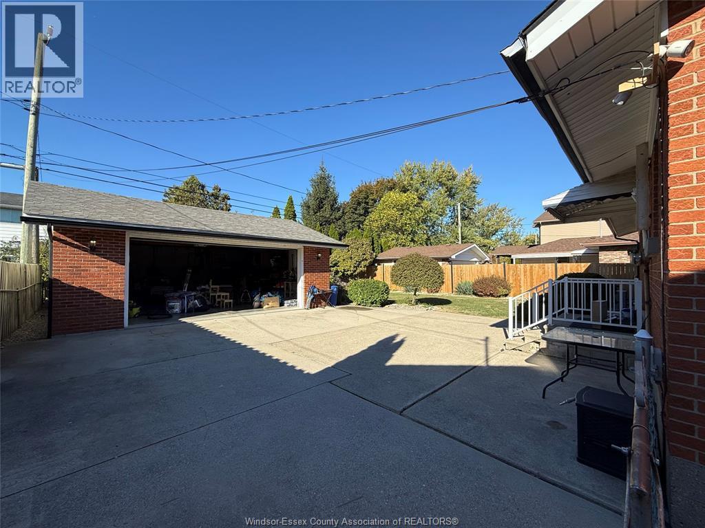 4143 Mount Royal, Windsor, ON - Outdoor With Exterior