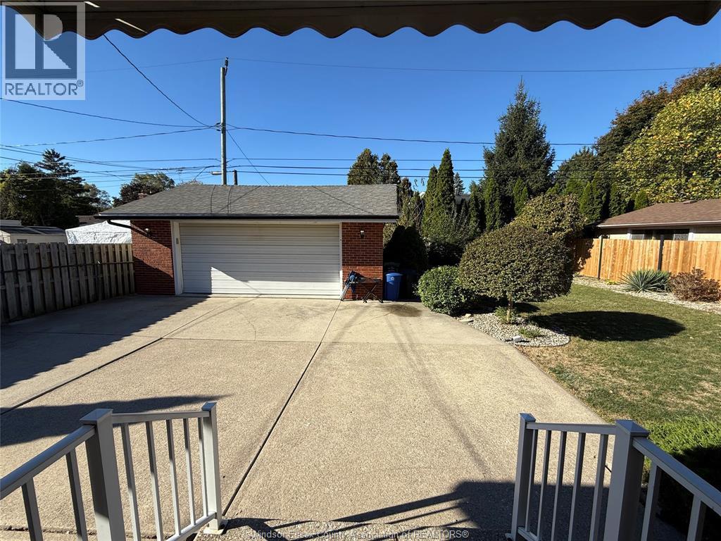 4143 Mount Royal, Windsor, ON - Outdoor With Exterior