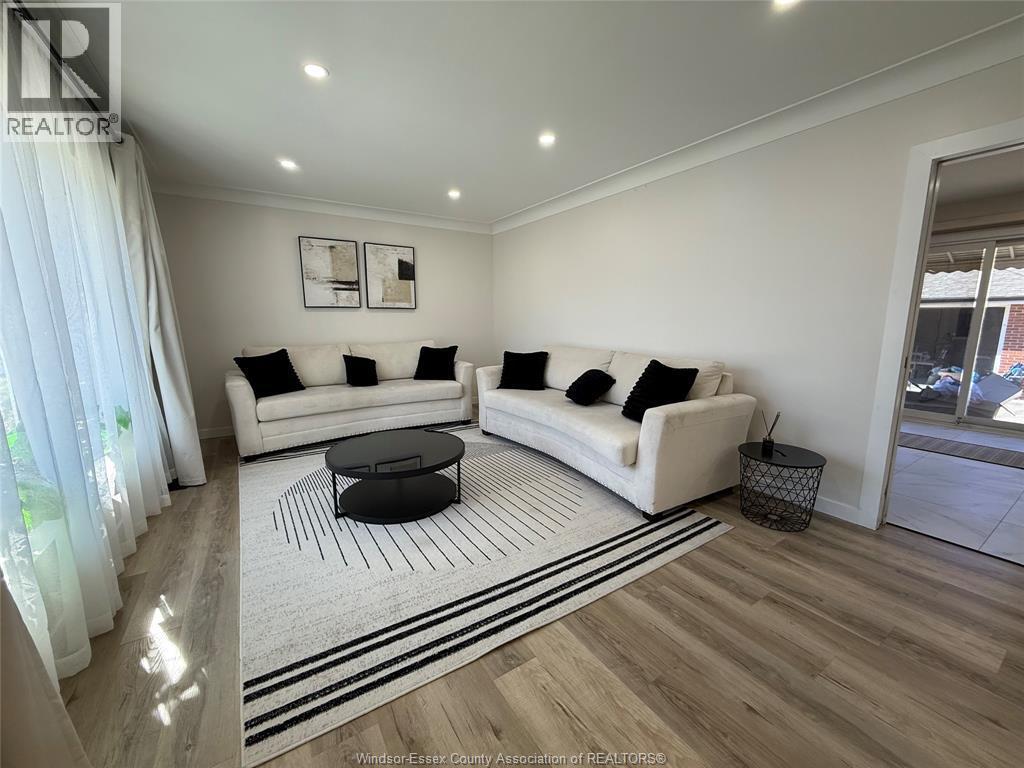 4143 Mount Royal, Windsor, ON - Indoor