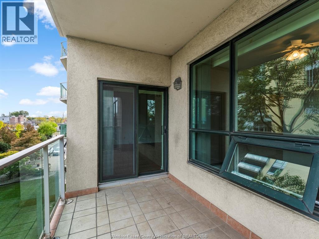 4789 Riverside Drive Unit# 304, Windsor, ON - Outdoor With Balcony With Exterior