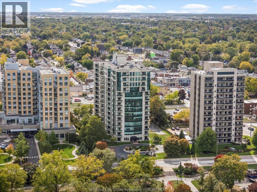 4789 Riverside Drive Unit# 304, Windsor, ON - Outdoor