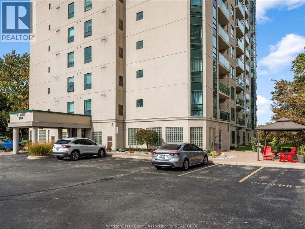 4789 Riverside Drive Unit# 304, Windsor, ON - Outdoor With Facade