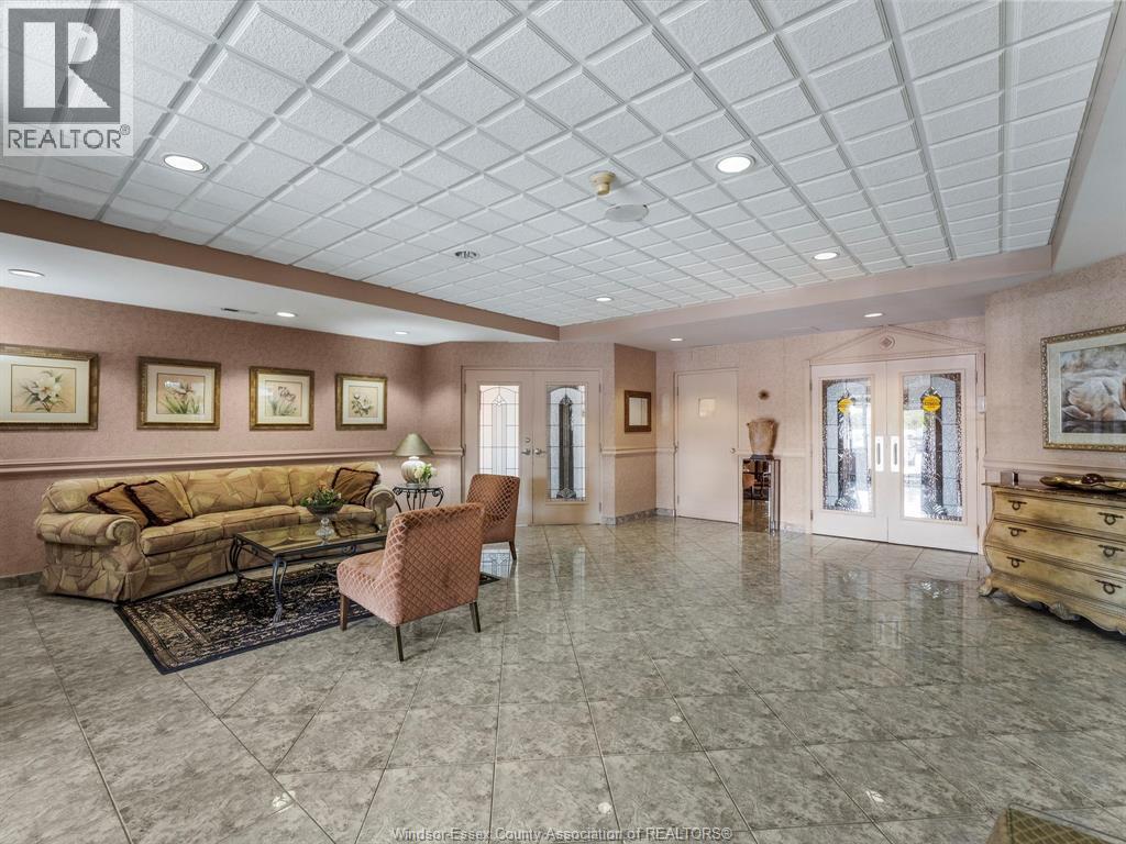 4789 Riverside Drive Unit# 304, Windsor, ON - Indoor Photo Showing Other Room