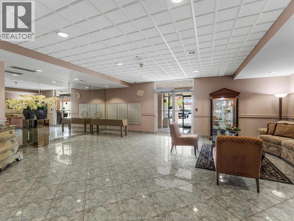 4789 Riverside Drive Unit# 304, Windsor, ON - Indoor