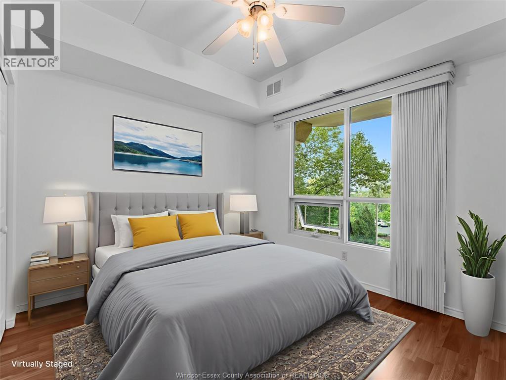 4789 Riverside Drive Unit# 304, Windsor, ON - Indoor Photo Showing Bedroom