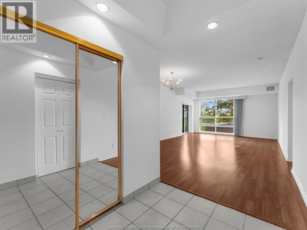 4789 Riverside Drive Unit# 304, Windsor, ON - Indoor Photo Showing Other Room