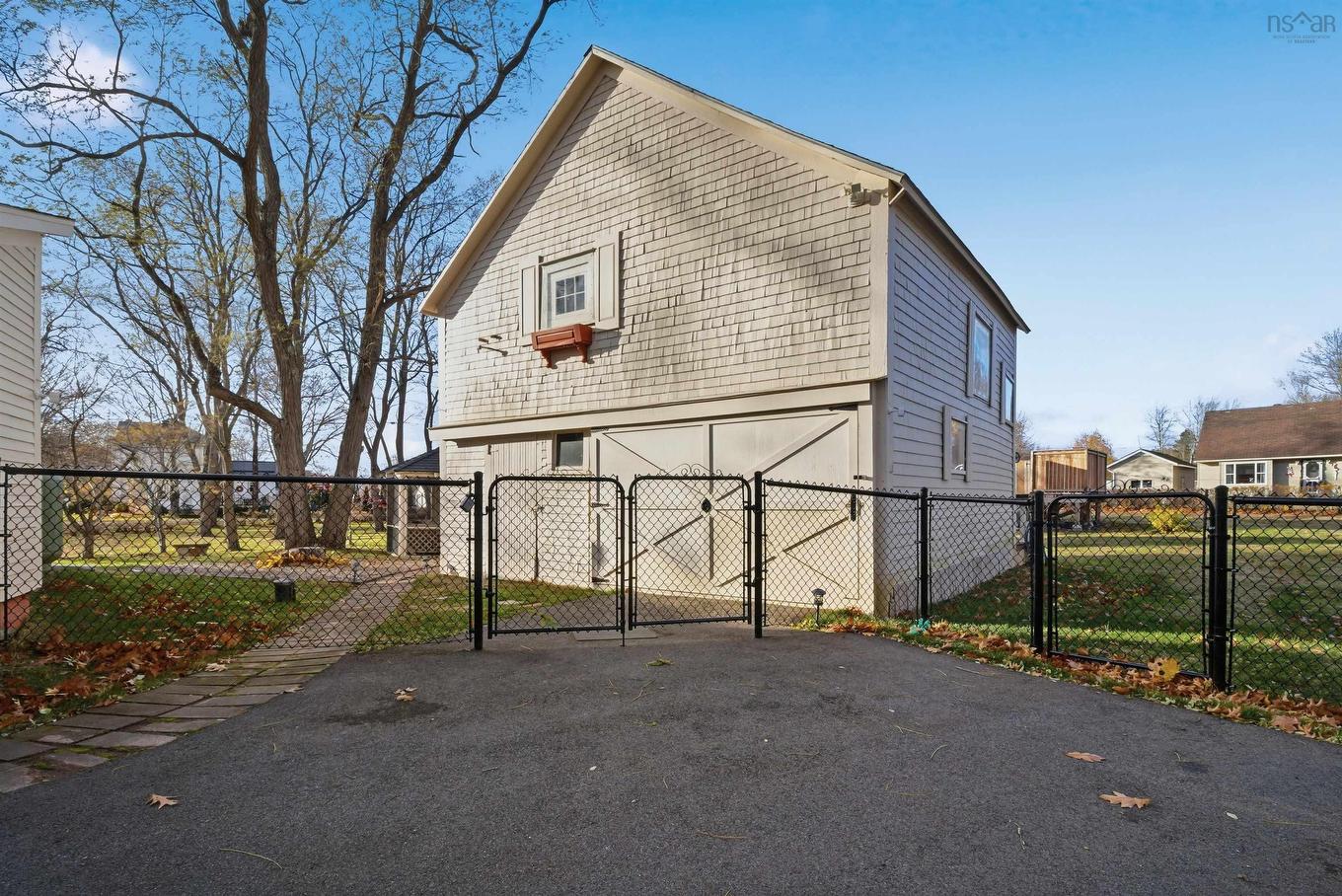 2151 1 Highway, Auburn, NS