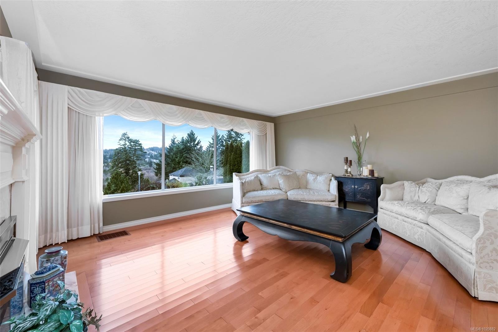 4335 Emily Carr Dr, Saanich, BC