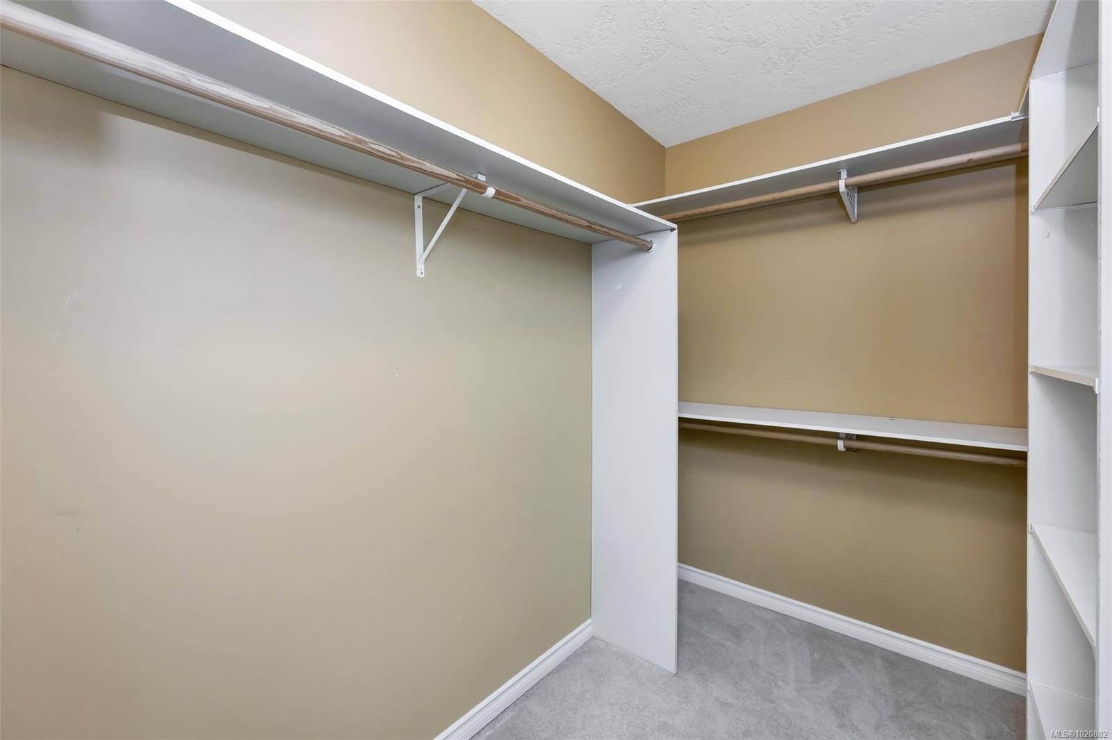 4335 Emily Carr Dr, Saanich, BC