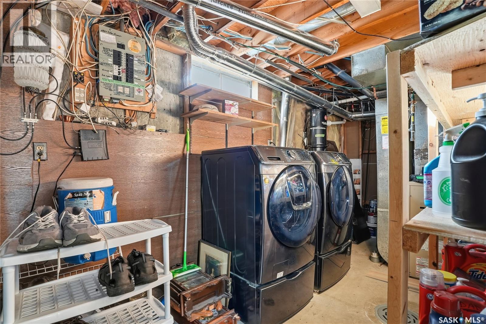 147 Makaroff Road, Saskatoon, SK - Indoor Photo Showing Laundry Room