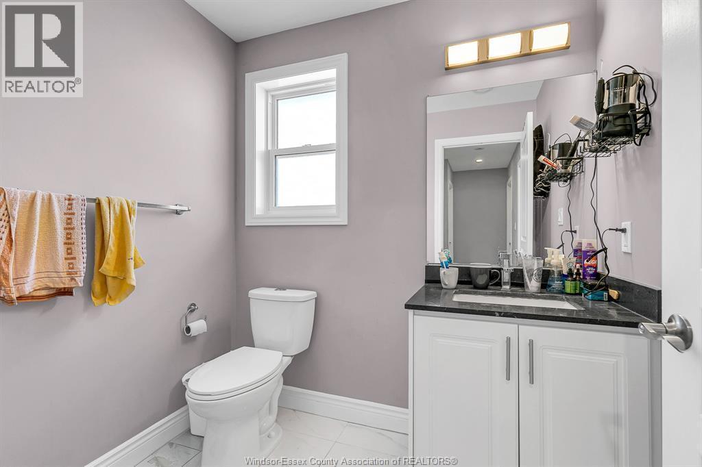 652 Bridge Unit# Main, Windsor, ON - Indoor Photo Showing Bathroom