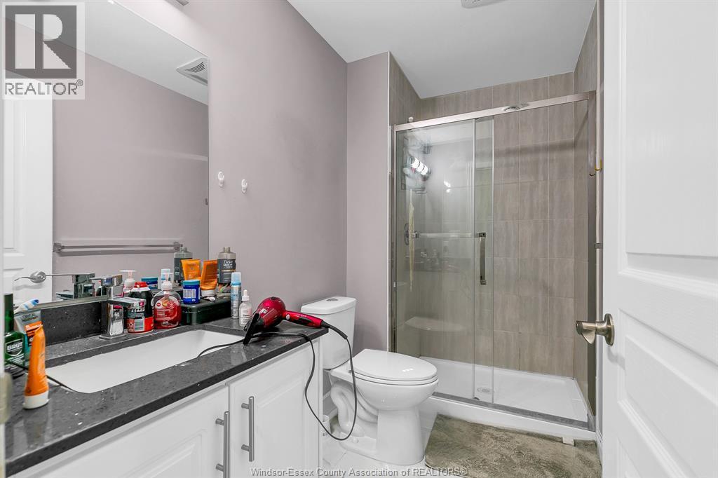 652 Bridge Unit# Main, Windsor, ON - Indoor Photo Showing Bathroom
