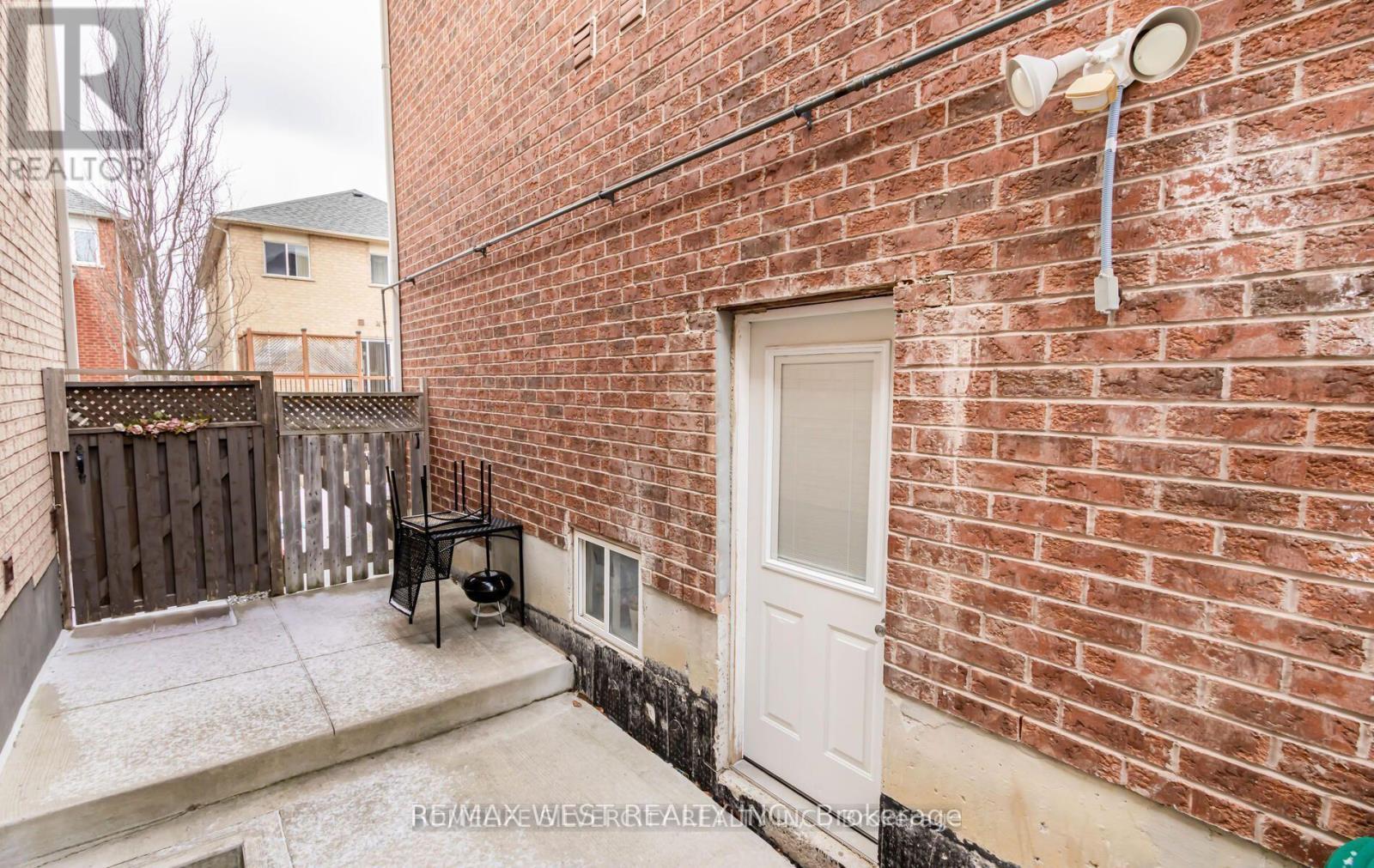 Lower - 157 Hollywood Hill Circle, Vaughan, ON - Outdoor With Exterior