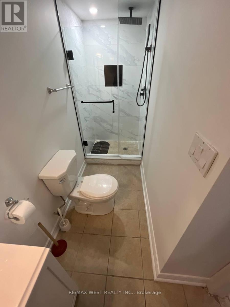 Lower - 157 Hollywood Hill Circle, Vaughan, ON - Indoor Photo Showing Bathroom