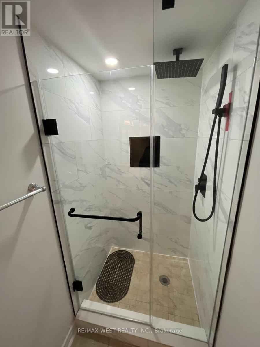 Lower - 157 Hollywood Hill Circle, Vaughan, ON - Indoor Photo Showing Other Room