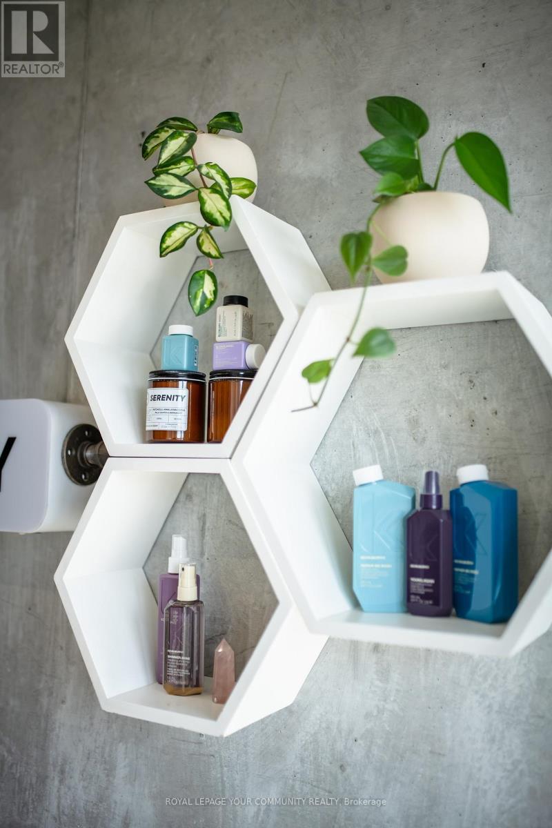 Th G05 - 40 Fort York Boulevard, Toronto, ON - Indoor