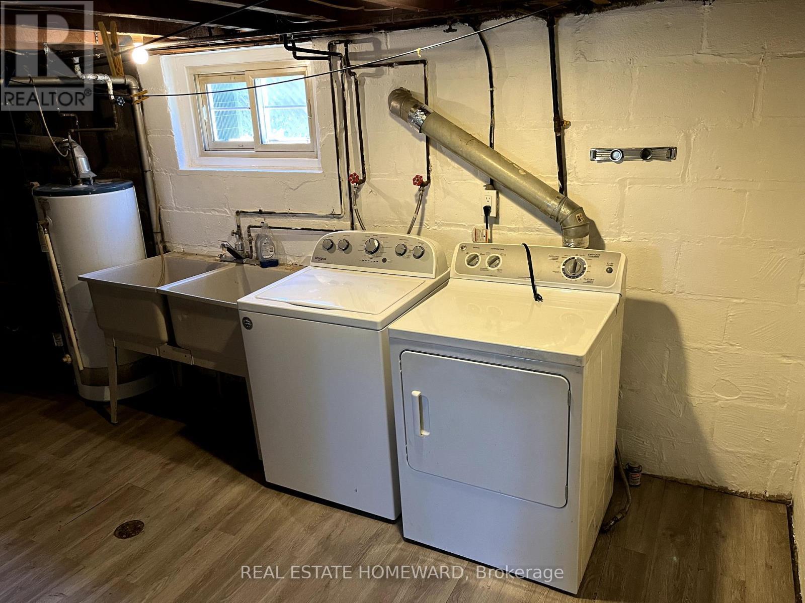 322 Cosburn Avenue, Toronto, ON - Indoor Photo Showing Laundry Room