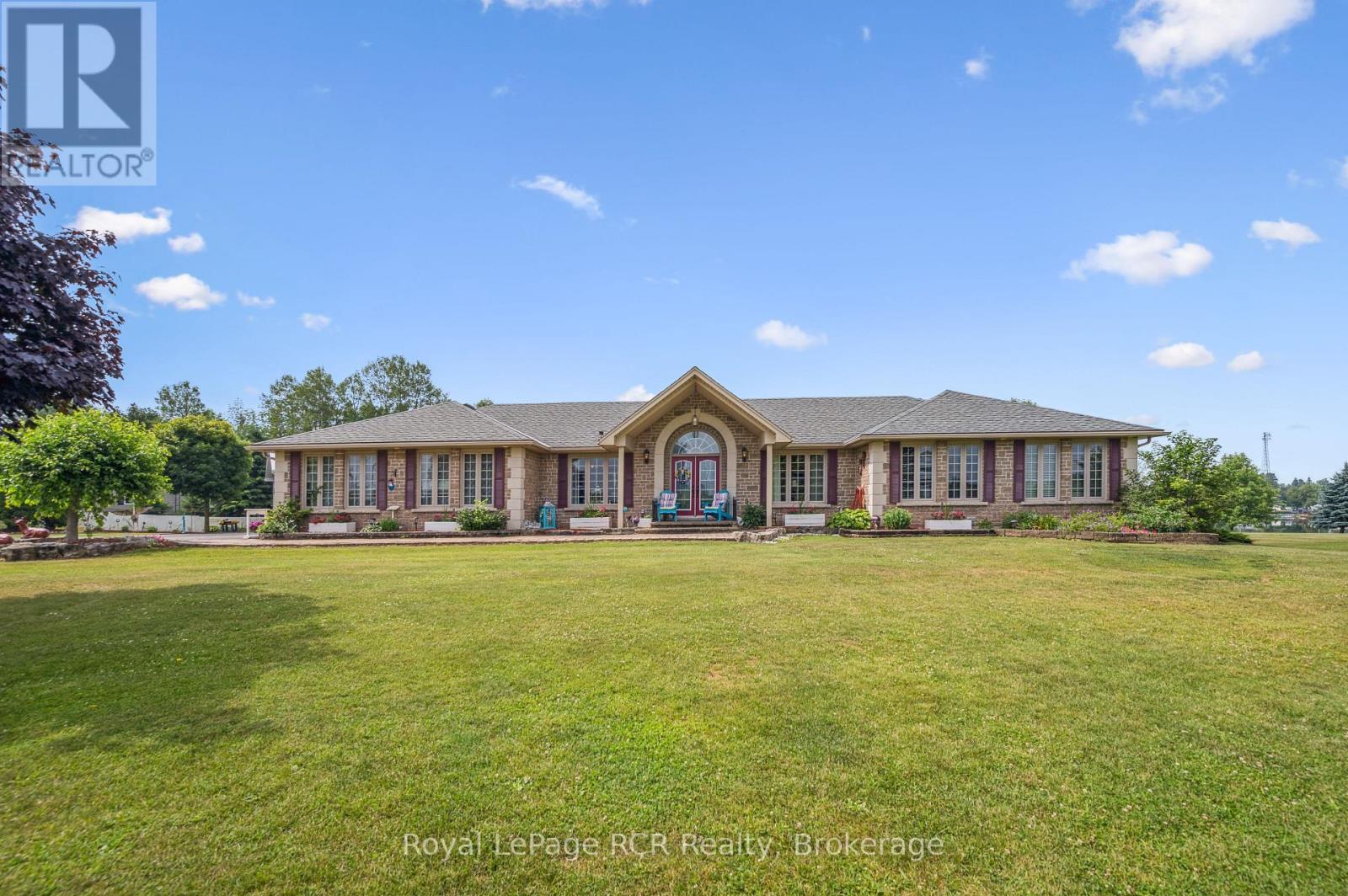 2 Murray Way, Minto, ON - Outdoor