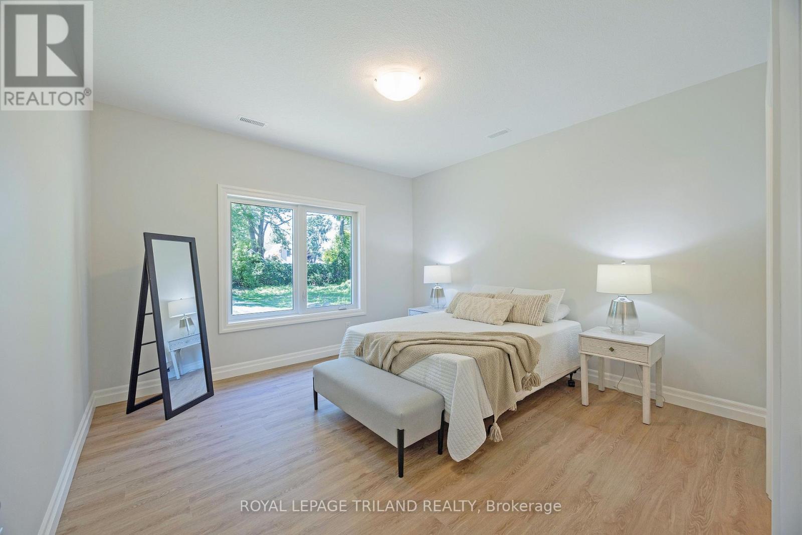 212 Nancy Street, Dutton/Dunwich (Dutton), ON - Indoor Photo Showing Bedroom