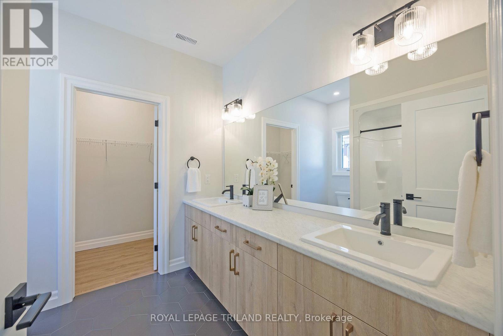 212 Nancy Street, Dutton/Dunwich (Dutton), ON - Indoor Photo Showing Bathroom