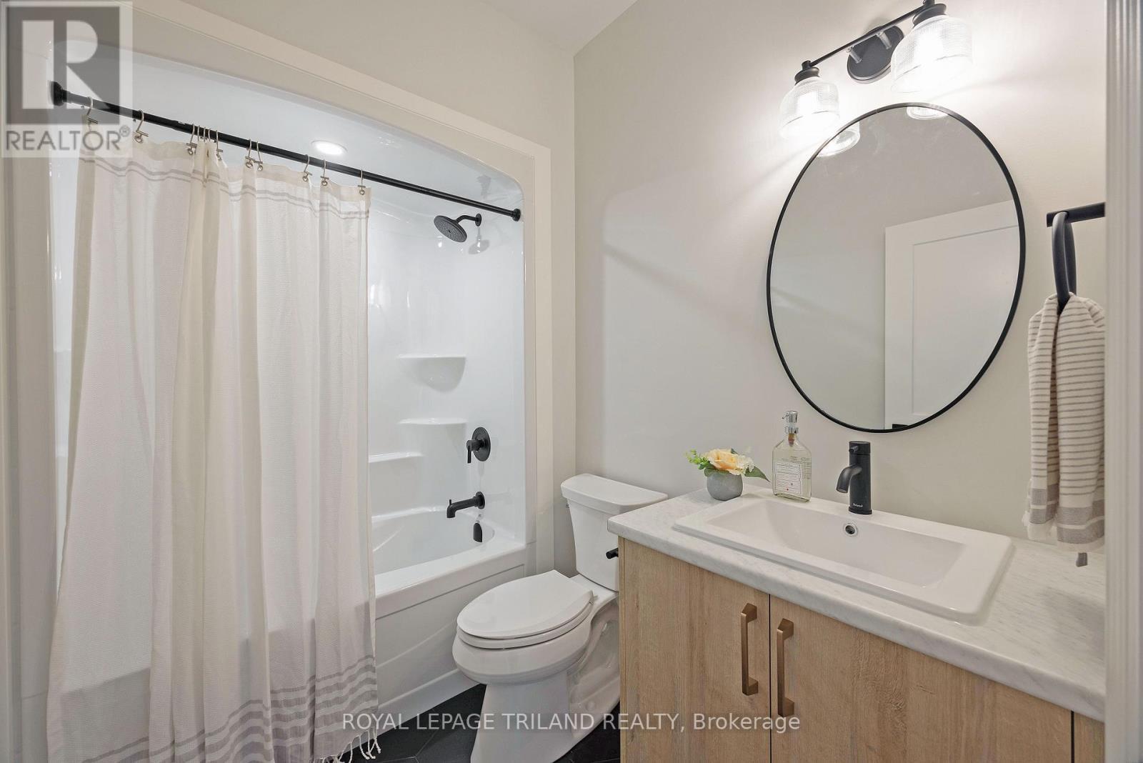 212 Nancy Street, Dutton/Dunwich (Dutton), ON - Indoor Photo Showing Bathroom