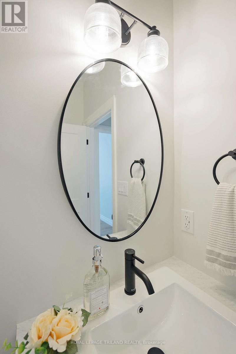 212 Nancy Street, Dutton/Dunwich (Dutton), ON - Indoor Photo Showing Bathroom