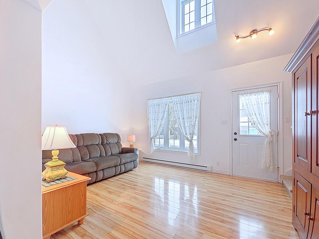 Living room - 687 Rue Wodon, Joliette, QC - Indoor