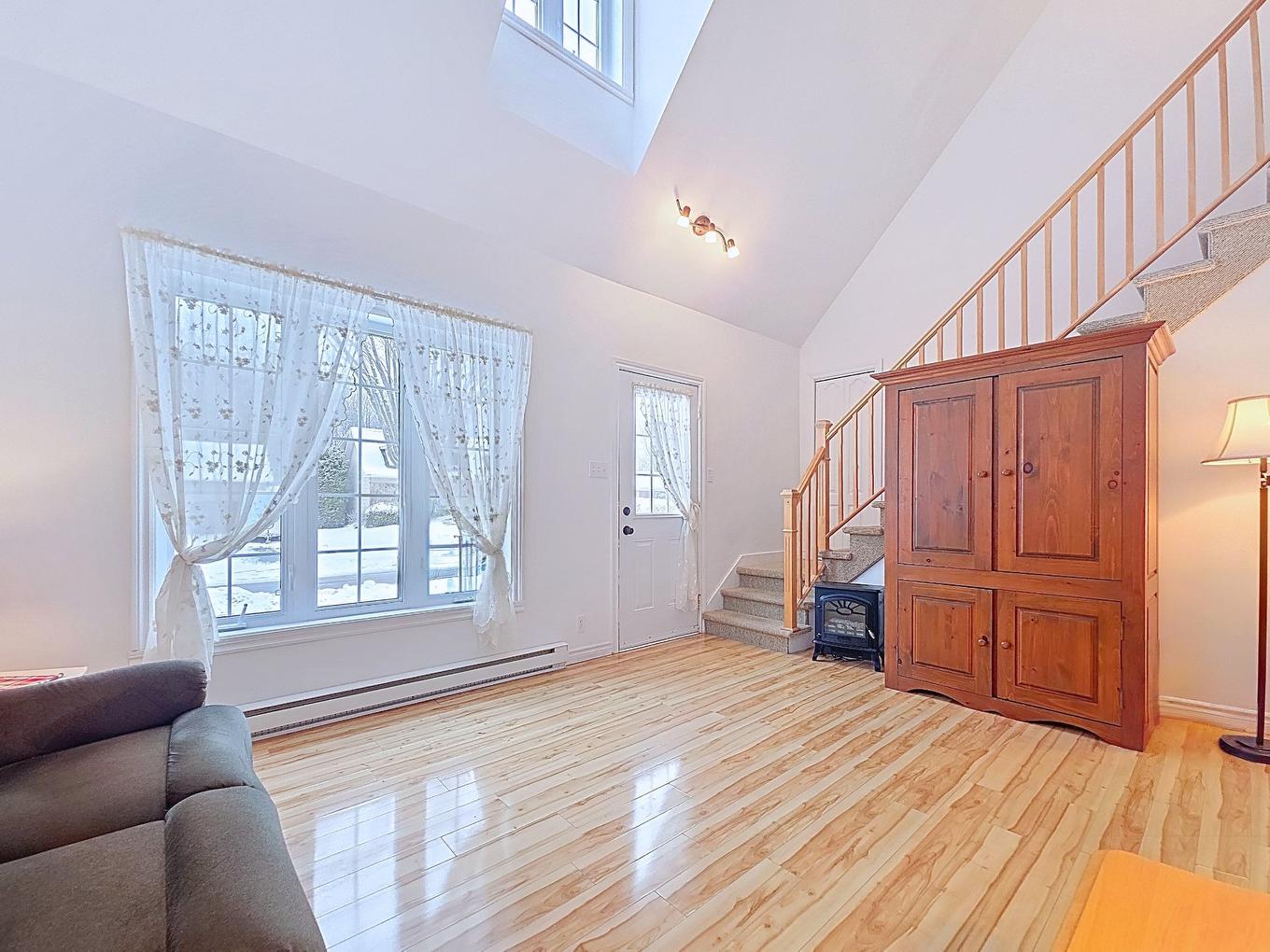 Living room - 687 Rue Wodon, Joliette, QC - Indoor Photo Showing Other Room