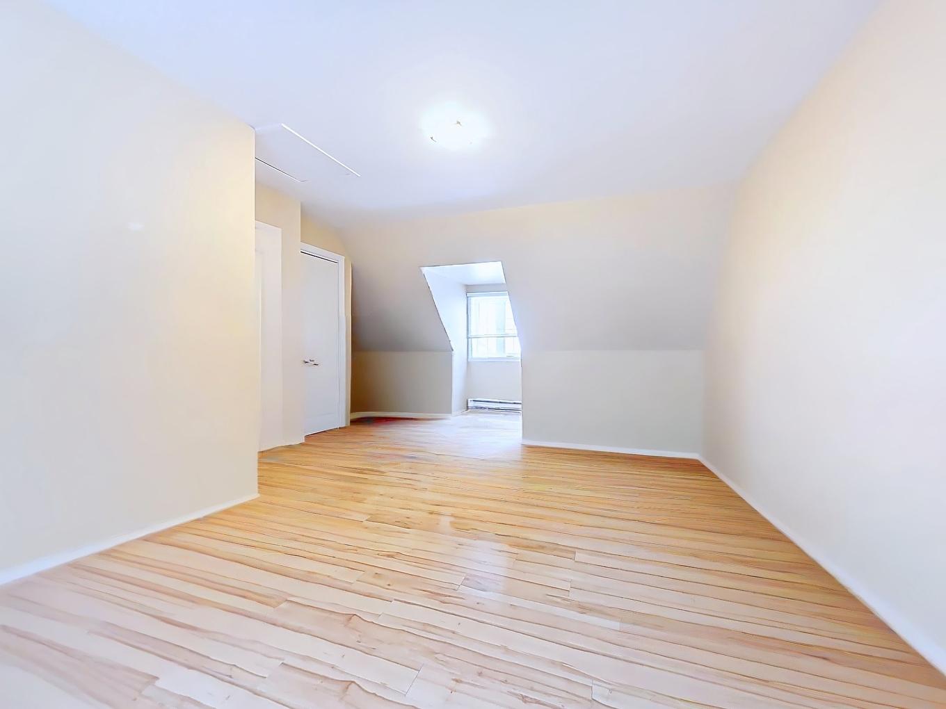 Primary bedroom - 687 Rue Wodon, Joliette, QC - Indoor Photo Showing Other Room