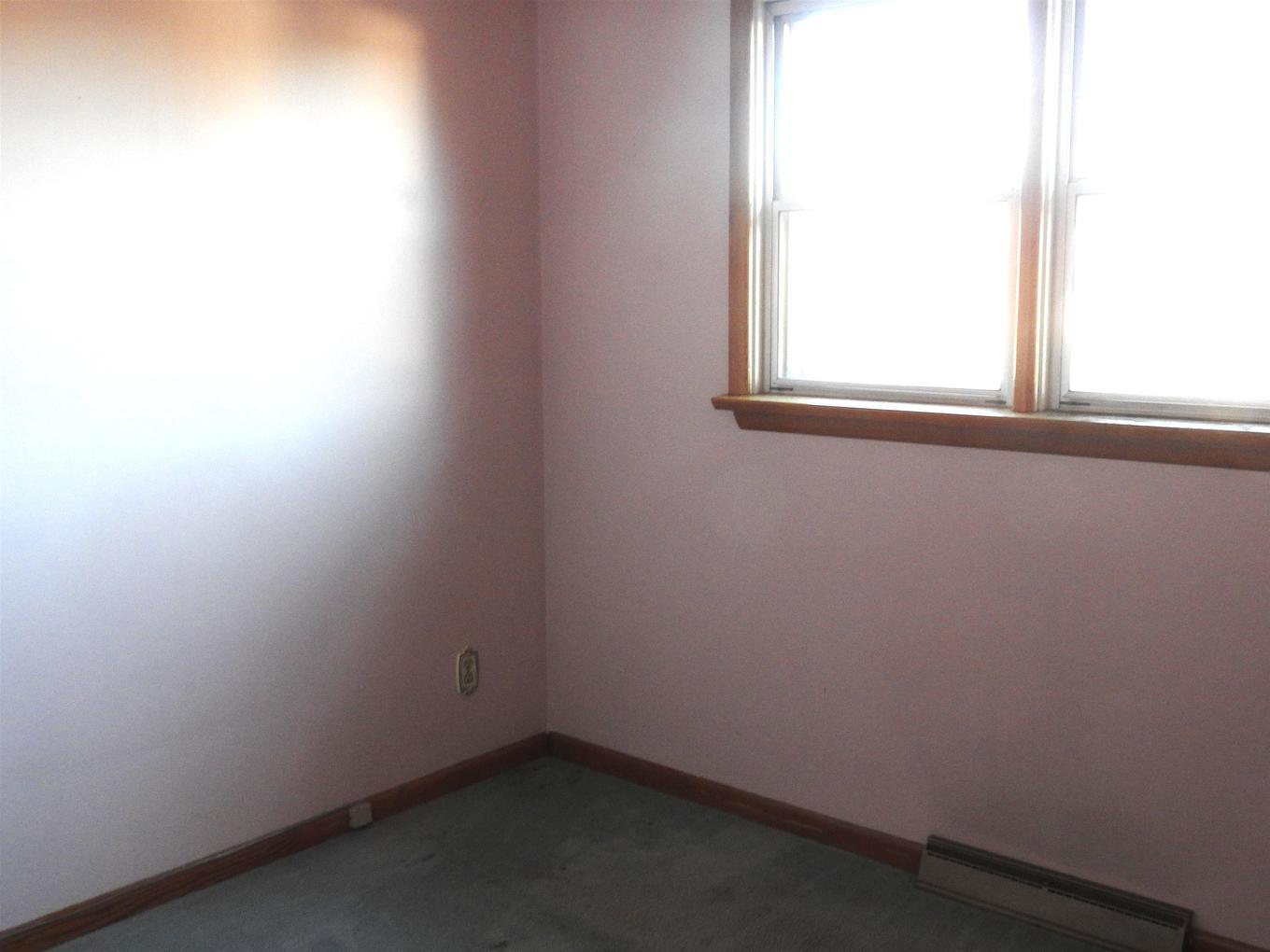 17 Penfold Street, Thunder Bay, ON - Indoor Photo Showing Other Room