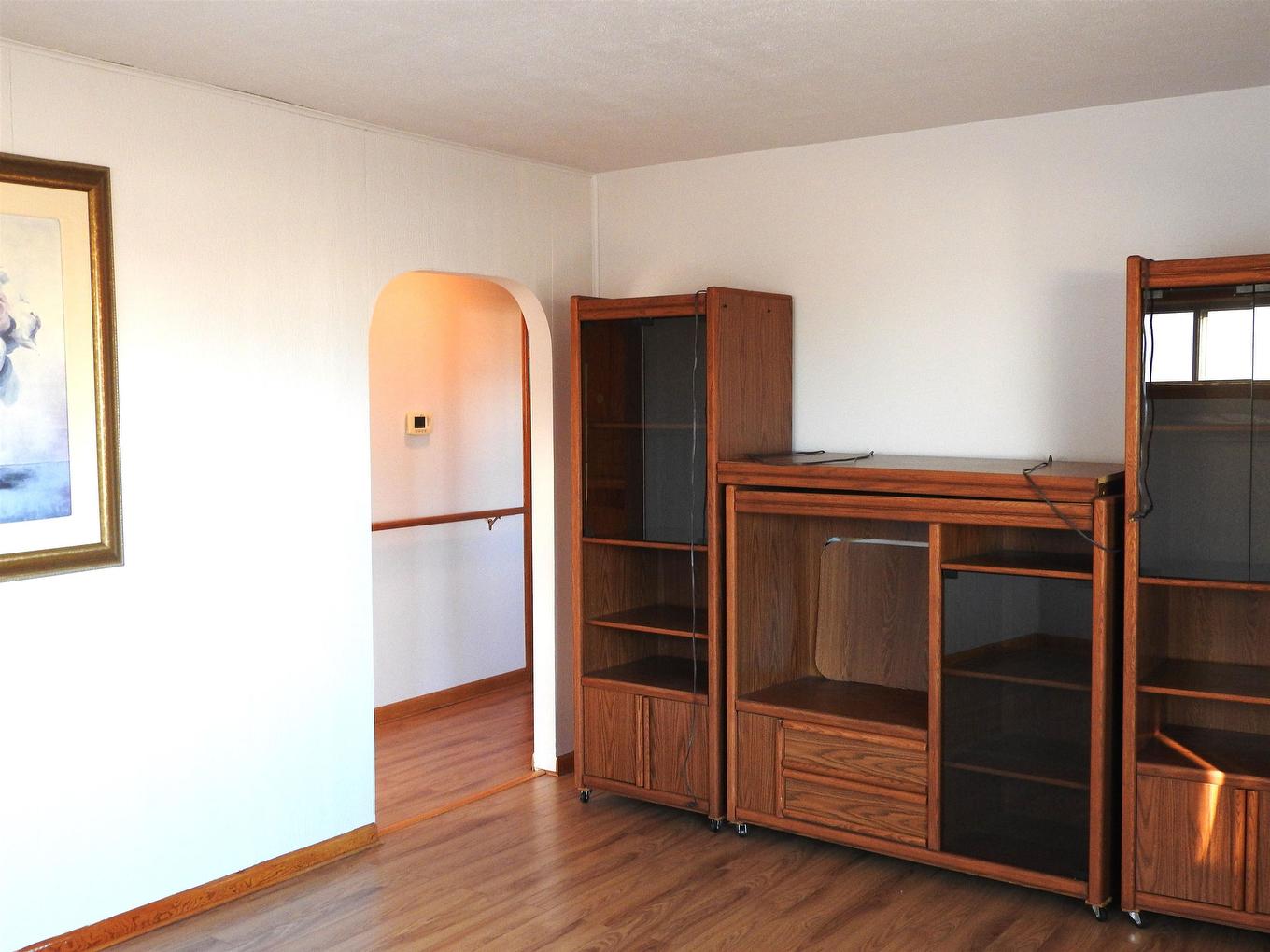 17 Penfold Street, Thunder Bay, ON - Indoor Photo Showing Other Room