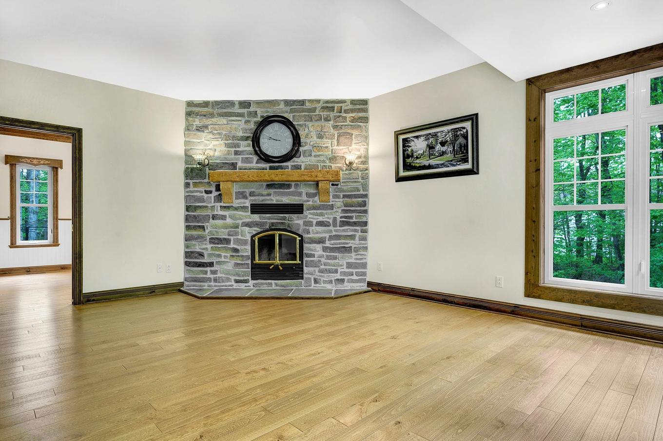 Salon - 746 Crois. Adèle, Prévost, QC - Indoor Photo Showing Living Room With Fireplace