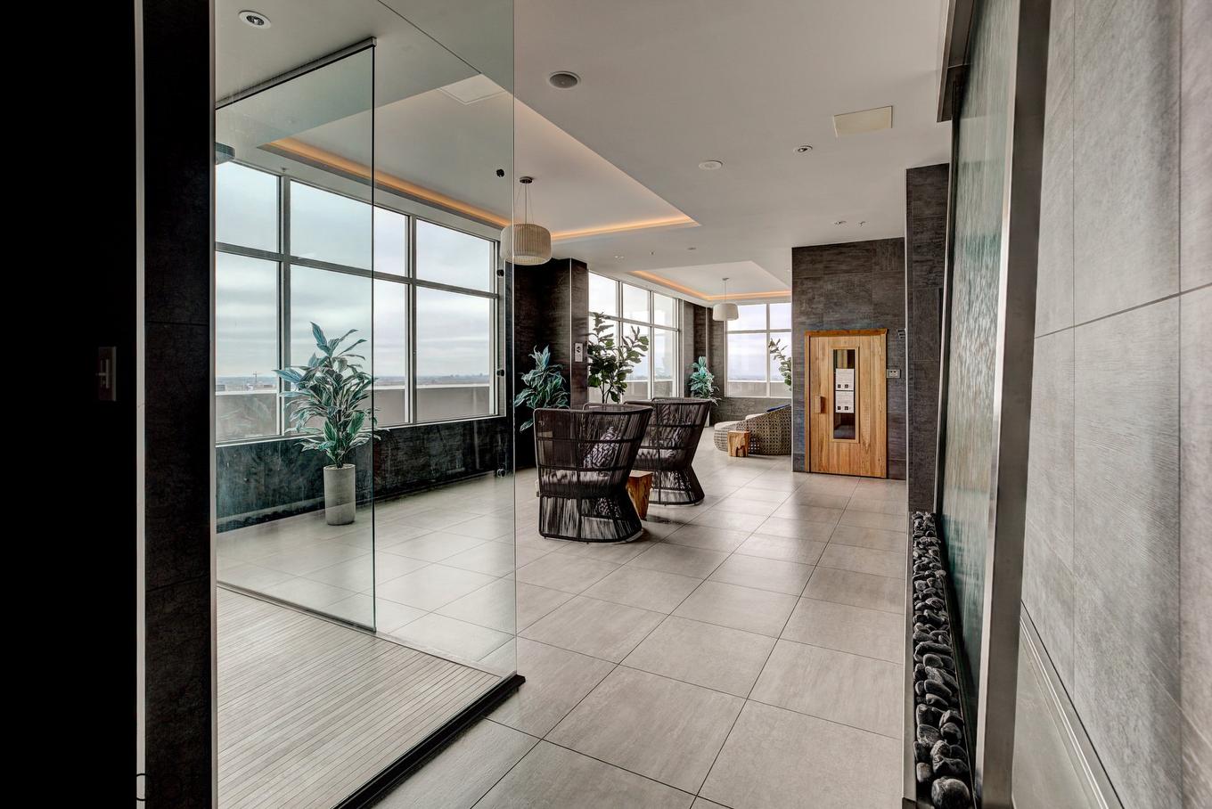 Spa - 316-4959 Rue Jean-Talon O., Montréal (Côte-Des-Neiges/Notre-Dame-De-Grâce), QC - Indoor Photo Showing Other Room